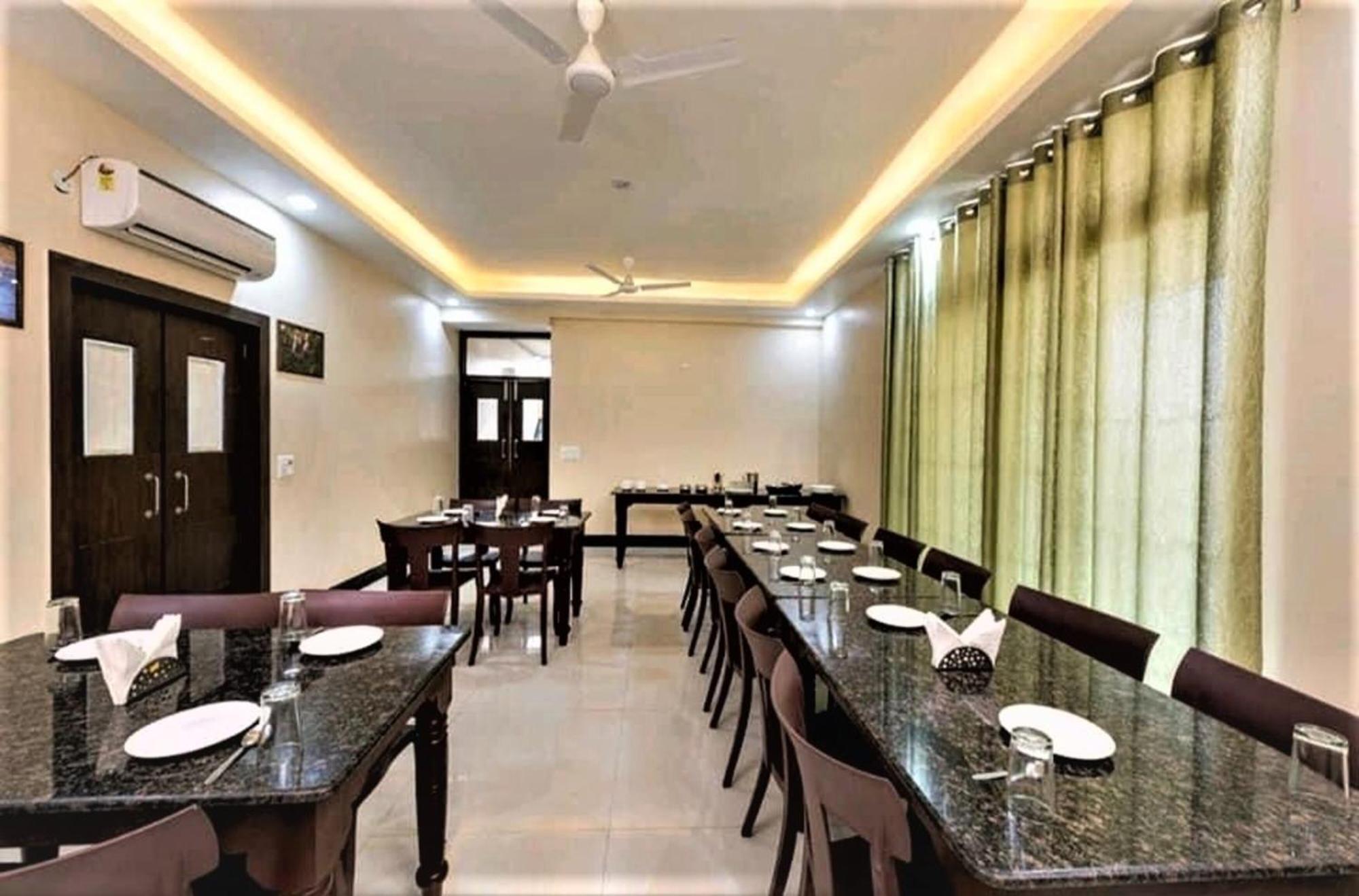 Hotel Ravi Residency 바랏푸르 외부 사진